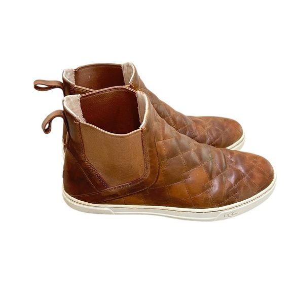 UGG caramel tan Hollyn Quilted Slip-On leather sneaker Chelsea Boots size 7.5 - Picture 1 of 10